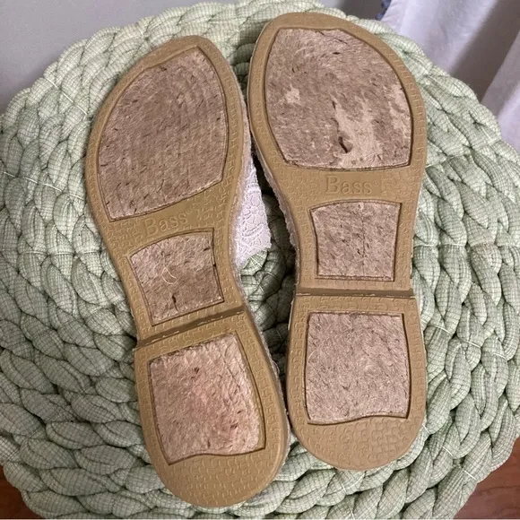 NWOB Bass Samba White Light Gray Suede Lace Slip on Flat Espadrille Sandals