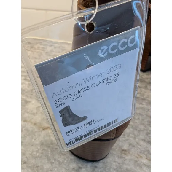 NWOB Ecco Women's Dress Classic Buckle Ankle Boot SIZE  39 / US 8.5 Walnut New