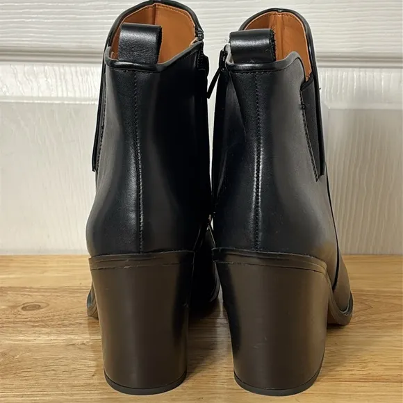 NWOB FRANCO SARTO GAMBLE Black Leather Ankle Boots Chunky Heel size 11
