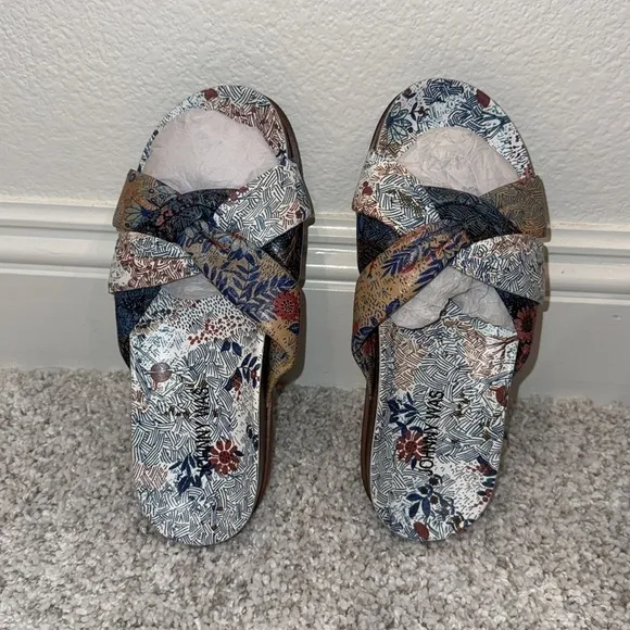 NWOB Johnny Was Sunny Garden Twist Leather Sandals - Size 6