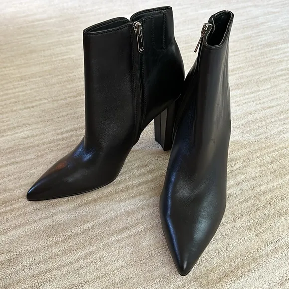 NWOB Sam Edelman Women's Raelle Ankle Booties Leather Pointed-Toe  Black Size 9
