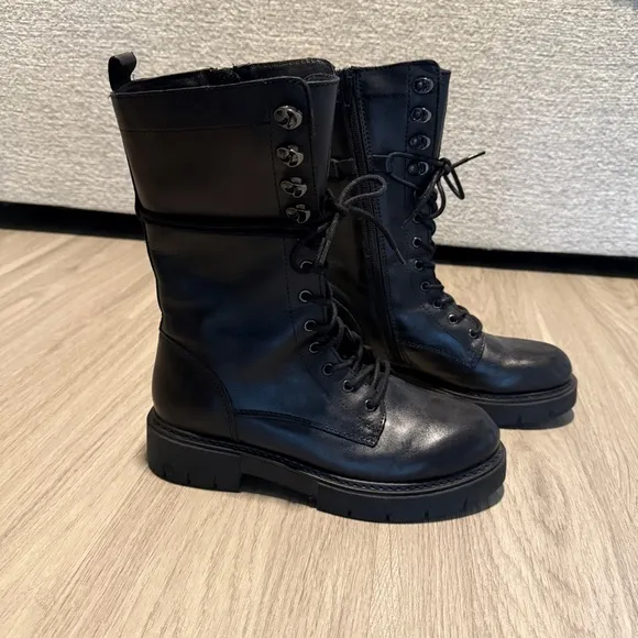 NWOB Vince Camuto Lug Sole Combat Boots Sz 8 (38)