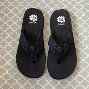 NWOB YellowBox Soleil Black Woven Metallic Sandals 8