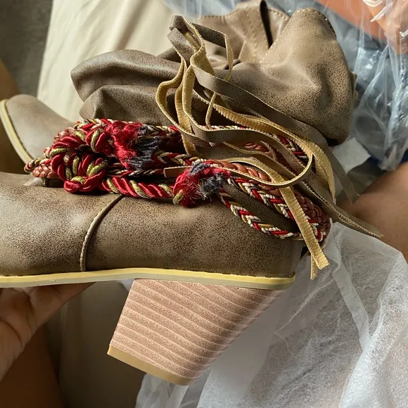 NWOB🔥Strong Decor Chunky Slouchy Boots🔥