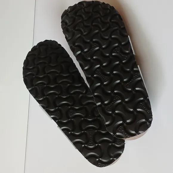NWOT Betula Mayari Silver Sandals Size 37
