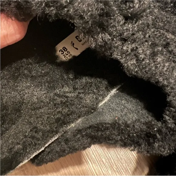 NWOT Birkenstock Arizona Shearling Sandals