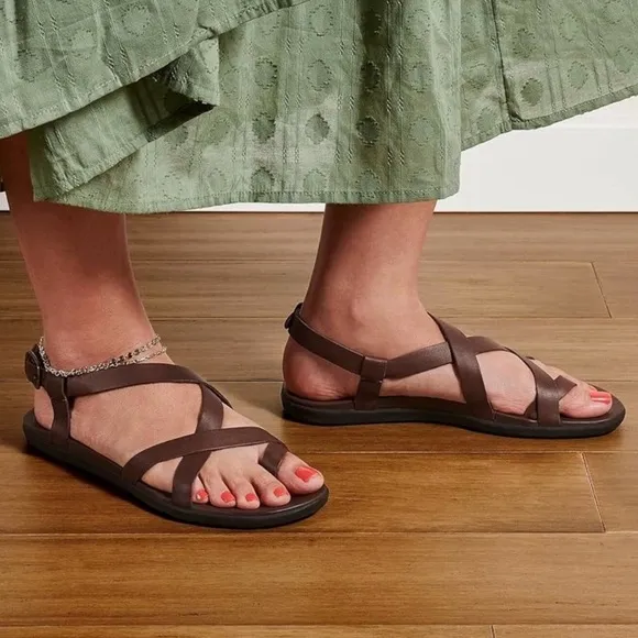 NWOT Olukai ‘Upena Women’s Leather Beach Sandals