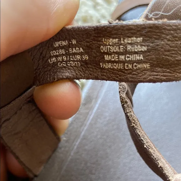 NWOT Olukai ‘Upena Women’s Leather Beach Sandals