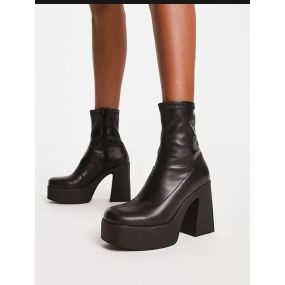 NWT Aldo Bigshot Platform Boots 8 Chunky 90s Black Leather Ankle