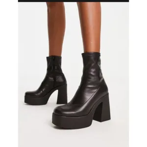 NWT Aldo Bigshot Platform Boots 8 Chunky 90s Black Leather Ankle