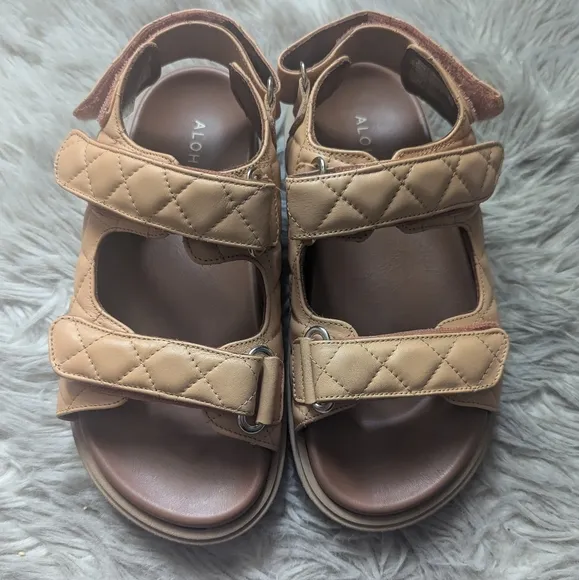NWT Alohas Hook Loop Platform Sandals in Tangy Orange *Rare Color*