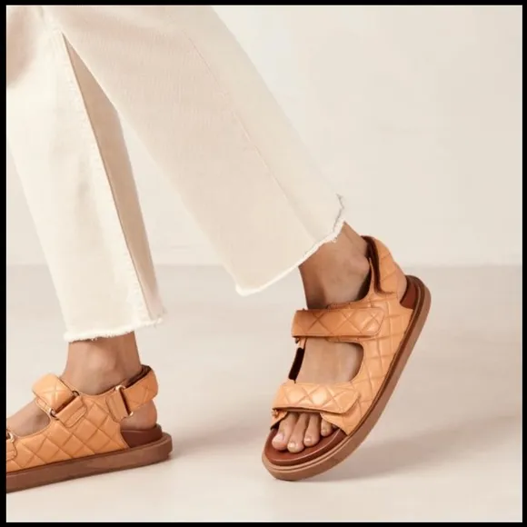 NWT Alohas Hook Loop Platform Sandals in Tangy Orange *Rare Color*
