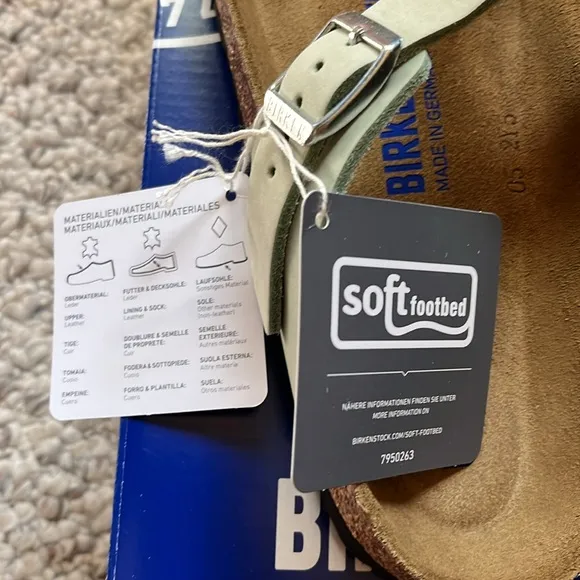 NWT Birkenstock Gizeh Soft Footbed Sandals