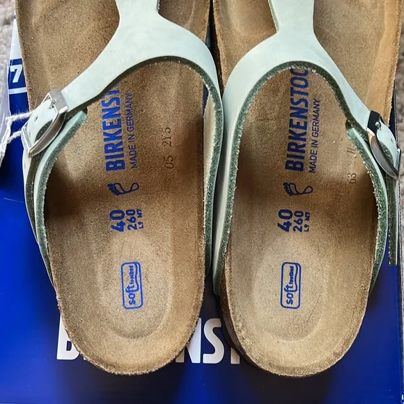NWT Birkenstock Gizeh Soft Footbed Sandals