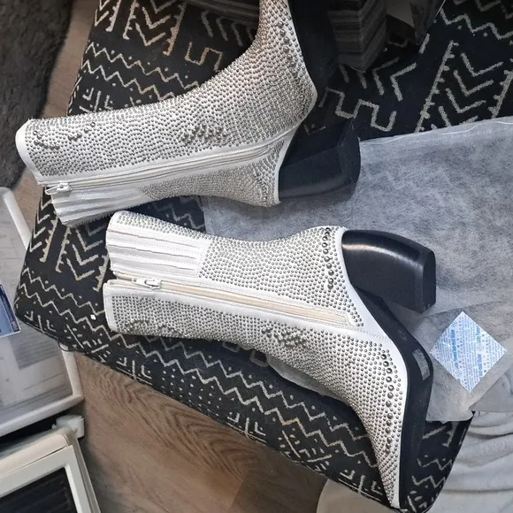 NWT Jeffrey Campbell Silver Rhinestone Boots