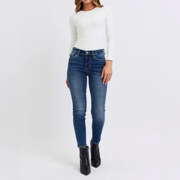 NWT Judy Blue PLUS   REG Size Dark Wash Mid-Rise Waist Ankle Skinny Jeans