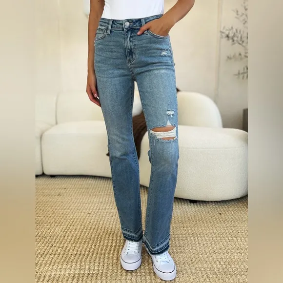 NWT Judy Blue PLUS   REG Size Mid Rise Released Hem Distressed Bootcut Jeans