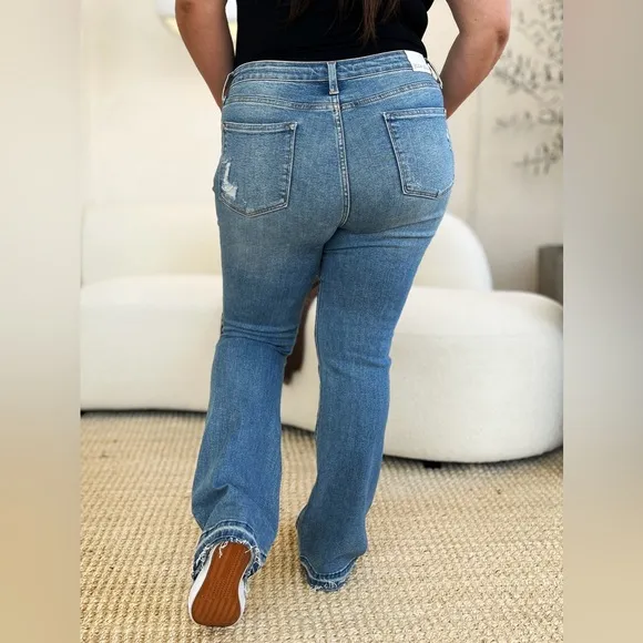 NWT Judy Blue PLUS   REG Size Mid Rise Released Hem Distressed Bootcut Jeans