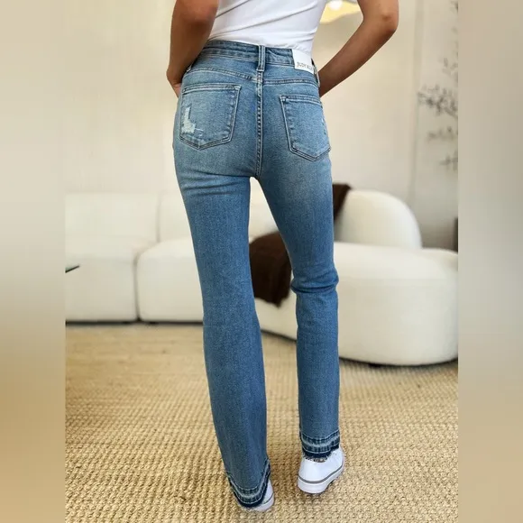 NWT Judy Blue PLUS   REG Size Mid Rise Released Hem Distressed Bootcut Jeans