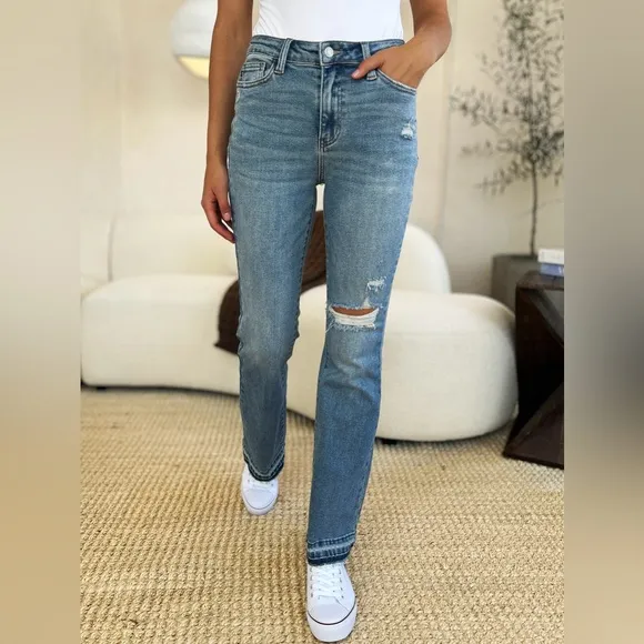 NWT Judy Blue PLUS   REG Size Mid Rise Released Hem Distressed Bootcut Jeans