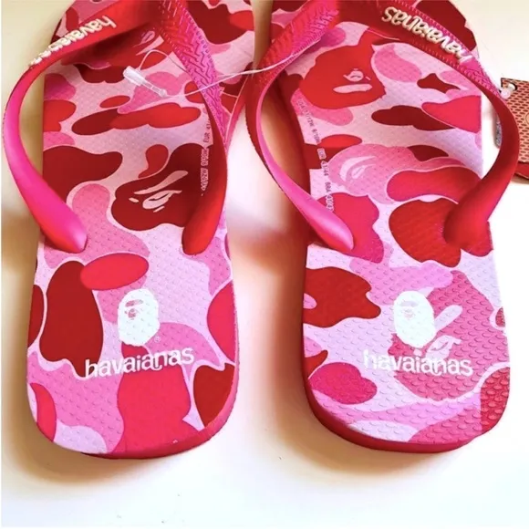NWT Limited Edition RARE A BATHING APE BAPE x HAVAIANAS Pink Camo Sandals