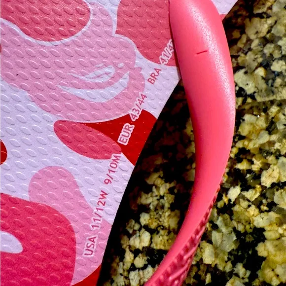 NWT Limited Edition RARE A BATHING APE BAPE x HAVAIANAS Pink Camo Sandals