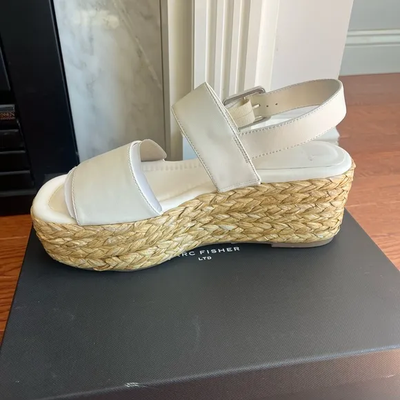 NWT MARC FISHER LTD PATRYCE PLATFORM WEDGE SANDAL IN IVORY BRAND NEW IN BOX