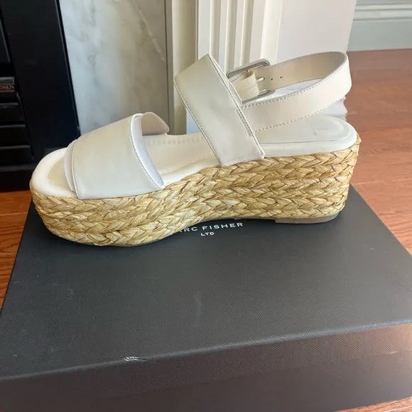 NWT MARC FISHER LTD PATRYCE PLATFORM WEDGE SANDAL IN IVORY BRAND NEW IN BOX
