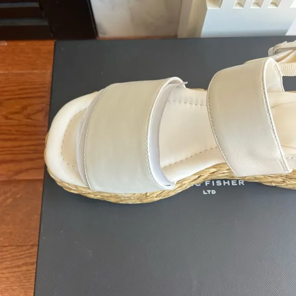 NWT MARC FISHER LTD PATRYCE PLATFORM WEDGE SANDAL IN IVORY BRAND NEW IN BOX