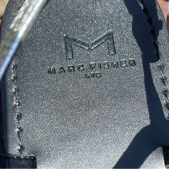 NWT Marc Fisher Studded Metallic Silver Leather Thong Ankle Strap Sandal