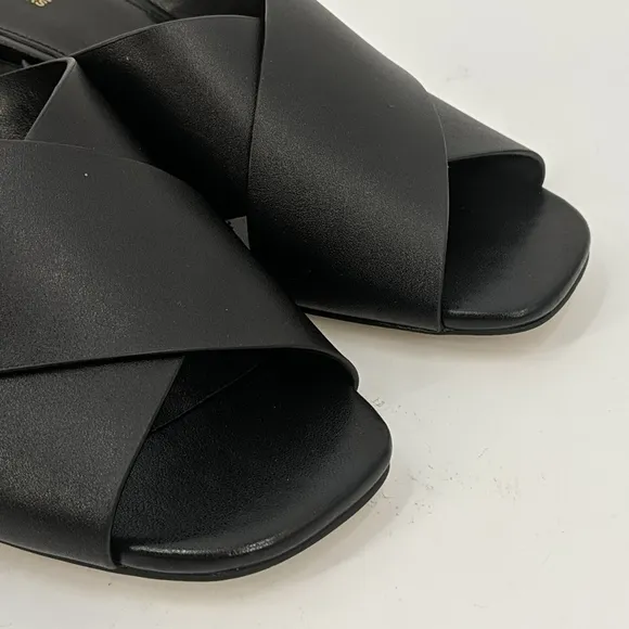 NWT MICHAEL KORS Leather Sandals