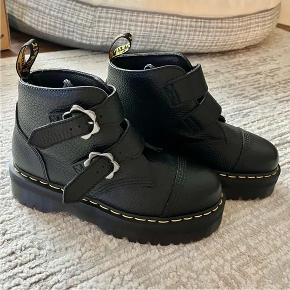NWT RARE Dr. Martens Devon Flower Black Buckle Leather Platform Boots Size 8