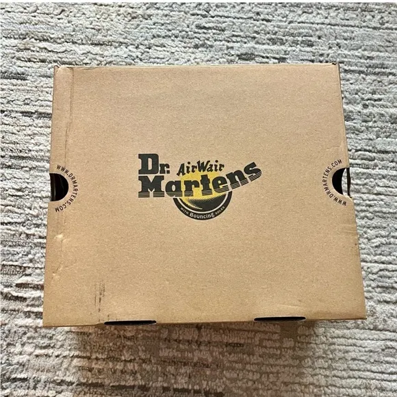 NWT RARE Dr. Martens Devon Flower Black Buckle Leather Platform Boots Size 8