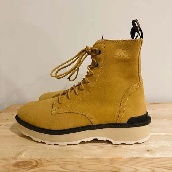 NWT Sorel Hi-Line Women’s Lace Up Waterproof Suede Boots Size 8