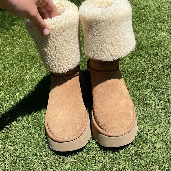 NWT UGG Classic New Heights Cuffable Boots!