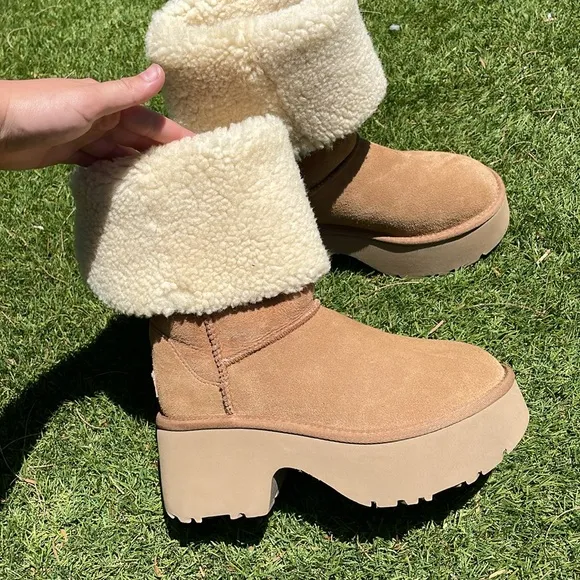 NWT UGG Classic New Heights Cuffable Boots!