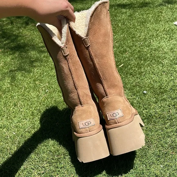 NWT UGG Classic New Heights Cuffable Boots!