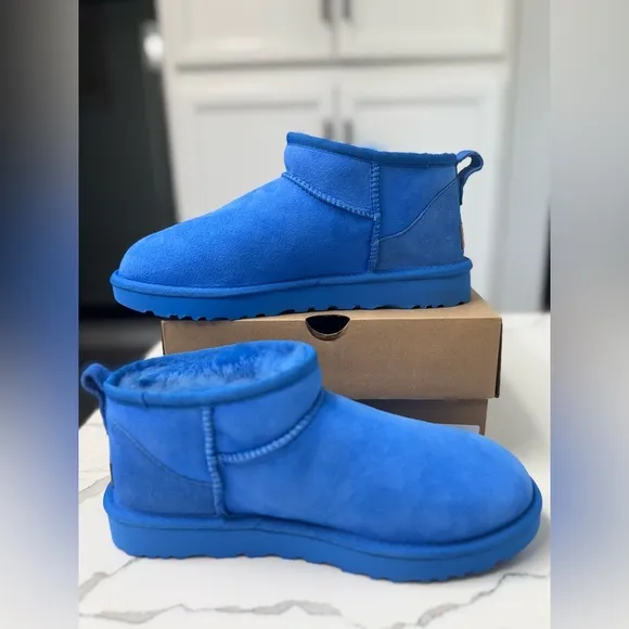 NWT💙💙💙 UGG Womens Classic Ultra Mini Boots in Big Sky Sz 8