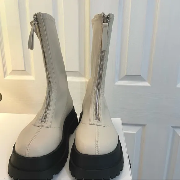 NWT Urban Outfitters Cream Zola Faux Leather Zip Chunky Platform Boot Combat 6