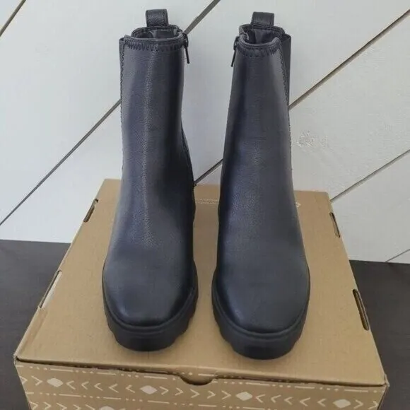 NWT Zodiac Teresa Chelsea Black Ankle Boots Size 9.5 Womens Faux Leather Chunky