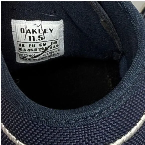Oakley Road Trip Y2K Skater Suede Navy Blue Mid Sneakers Mens Size 11.5