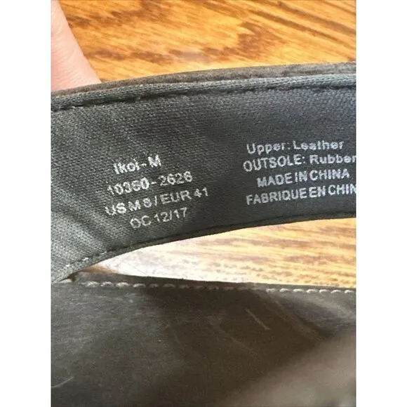 OluKai Ikoi Men's Flip Flop Sandal, Size 8 - Brown Excellent Condition