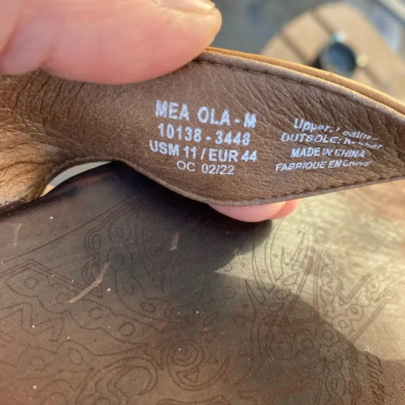 OLUKAI Mea Ola Men's Beach Sandals Tan Dark/Java Leather Flip-Flop Sz 11