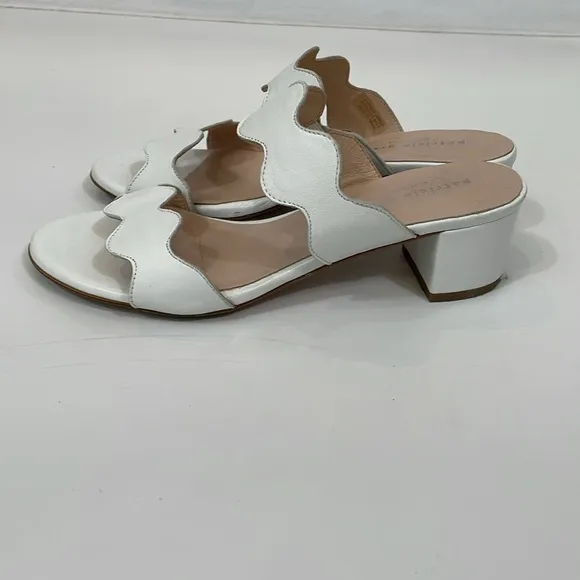Patricia Green Palm Beach Block Sandals Size 7 White Low Heel Slip On
