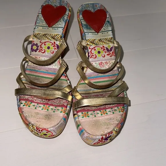 Petro Zillia Embroidered Platform Sandals with Gold Leather Straps Size 8