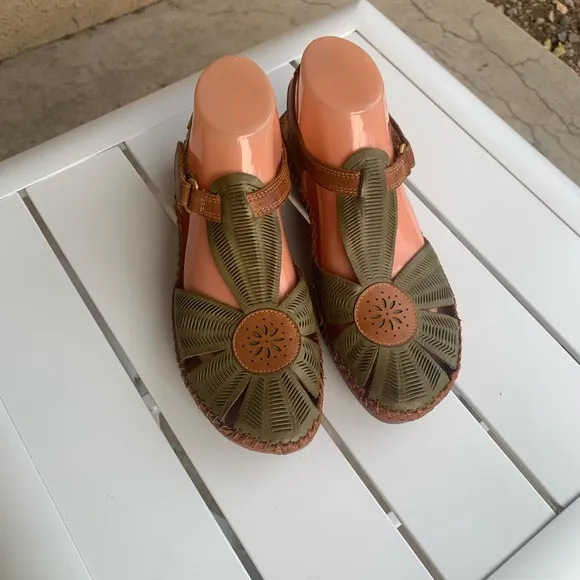 Pikolinos brown green leather sandals size 8.5-9 ( European 39)