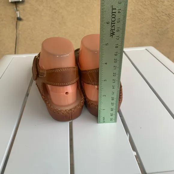 Pikolinos brown green leather sandals size 8.5-9 ( European 39)