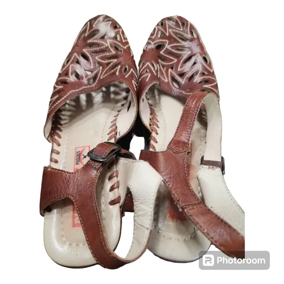 Pikolinos leather sandals, sling back with buckle closure size 38