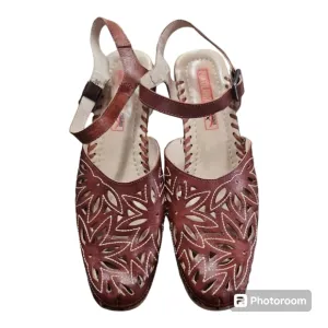 Pikolinos leather sandals, sling back with buckle closure size 38