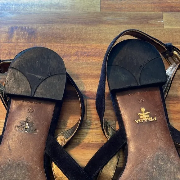 Prada Calzatura Donna Black Suede Gold Tone Studded Accent Sandals. P73/A245M